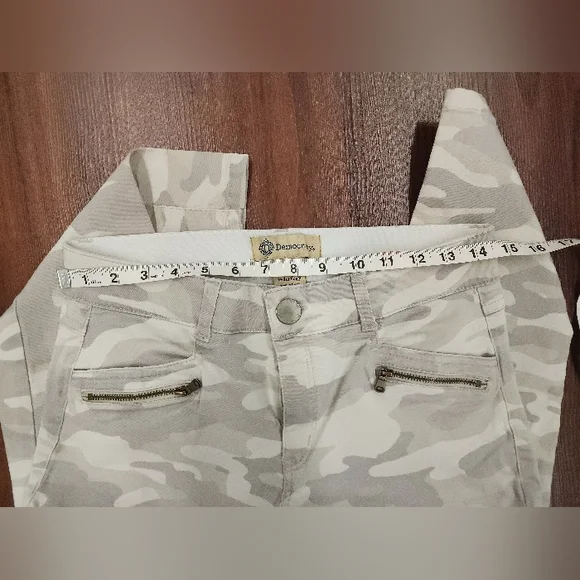 Democracy Tan Camo Mid Rise Ab Technology Skinny Jeans Womens Size 8 EUC - Picture 6 of 11